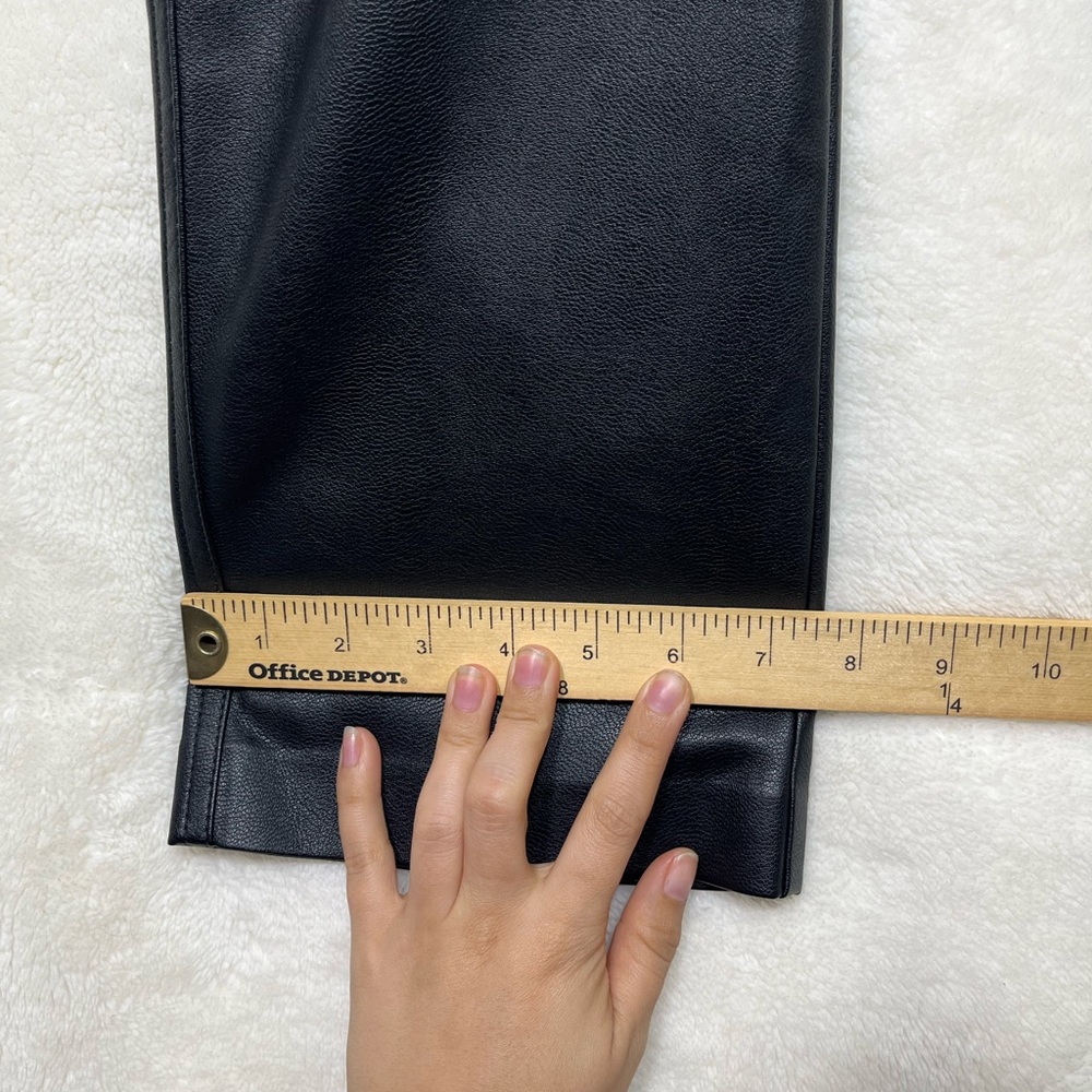 Wilfred Free Lucy Pants Black High Waisted
Vegan Leather Straight Leg Size 0 - Picture 8 of 12